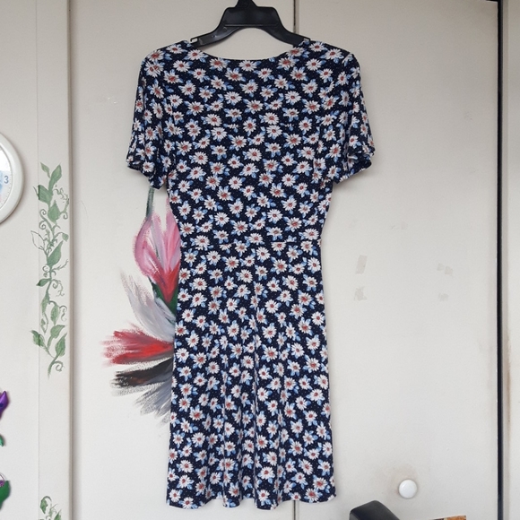 Monteau Stretchy Floral Dress - Picture 2 of 6